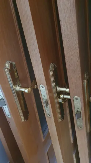 Puertas de roble y marcos