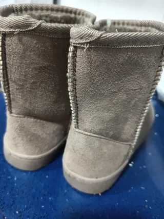 Botas de invierno marrones gisaseas