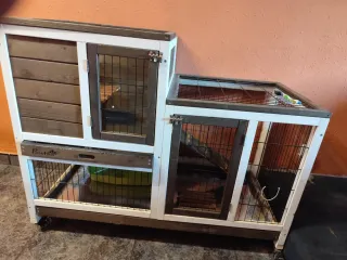 Jaula para cobayas marrón y negra