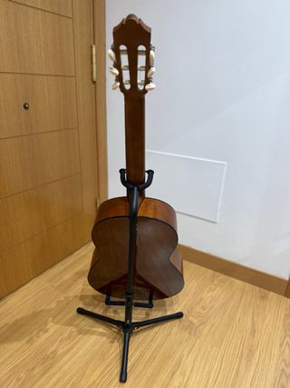 Soporte para guitarra negro  (nuevo a estrenar)