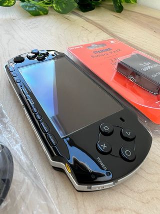 PSP 3000 + Batería Nueva / Consola