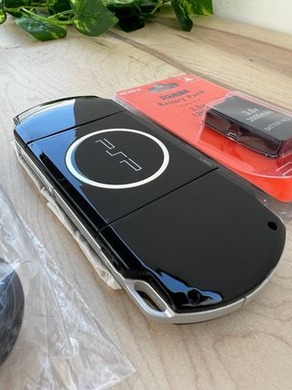 PSP 3000 + Batería Nueva / Consola