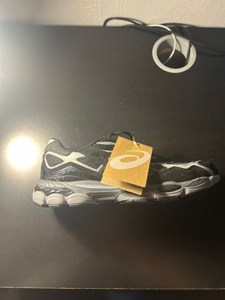 Asics GEL-NYC Negro/Gris Talla 42