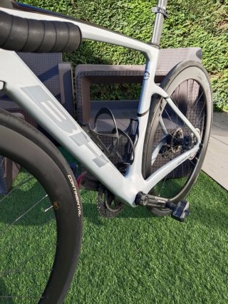 BH RS1 Talla SM(cambiaría por gravel)