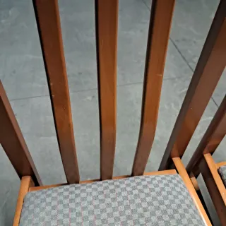 Juego de 4 sillas de comedor de madera