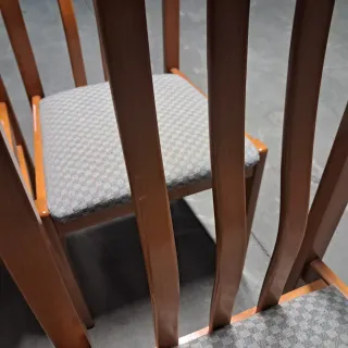 Juego de 4 sillas de comedor de madera