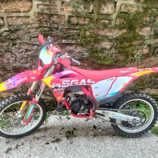 GAS GAS Motocross Moto Roja
