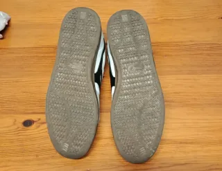 Zapatillas casuales Often blancas y negras