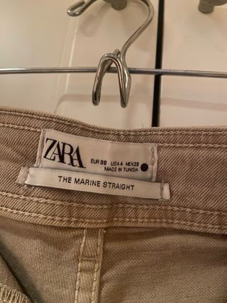 Pantalón beige tiro alto