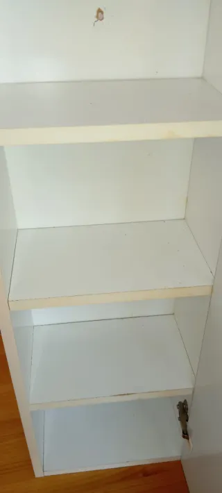 Armario de baño blanco