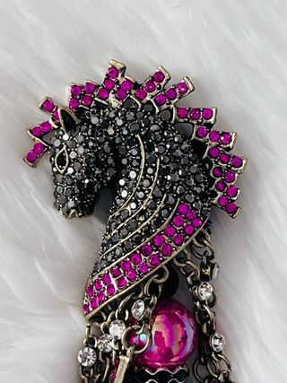 Bolígrafo de caballo con pedrería rosa