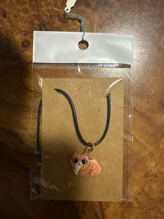 Collana con ciondolo gatto arancione