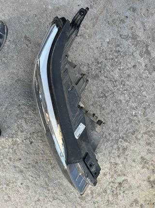 Faro Xenon Derecho SsangYong Rexton 2017