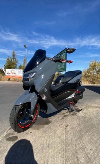 Yamaha NMAX 125 Negra/Gris