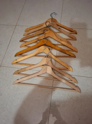 Lote 8 Perchas Madera Natural
