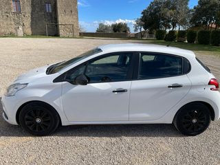 Peugeot 208 5P Business Line 1.6 BlueHDI 75