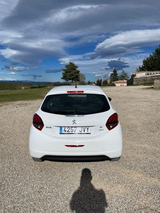 Peugeot 208 5P Business Line 1.6 BlueHDI 75