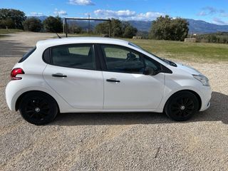 Peugeot 208 5P Business Line 1.6 BlueHDI 75