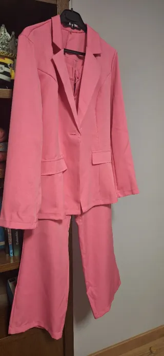 Conjunto traje fucsia americana y pantalón