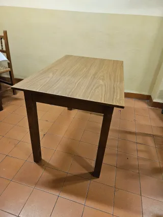 Mesa madera maciza (hay 4 uds)