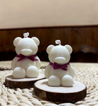 Vela Oso Blanco con Lazo Morado