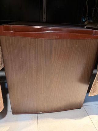 Nevera LG pequeña madera, no funciona