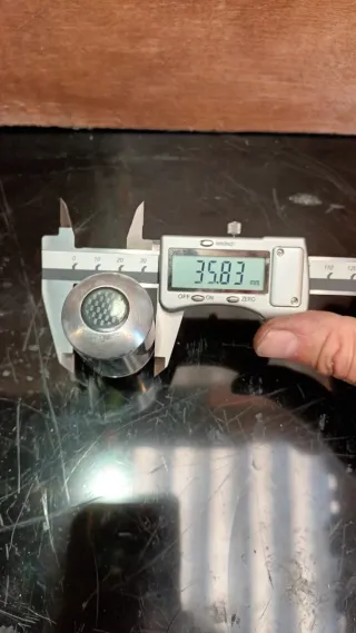 Pomo de aluminio