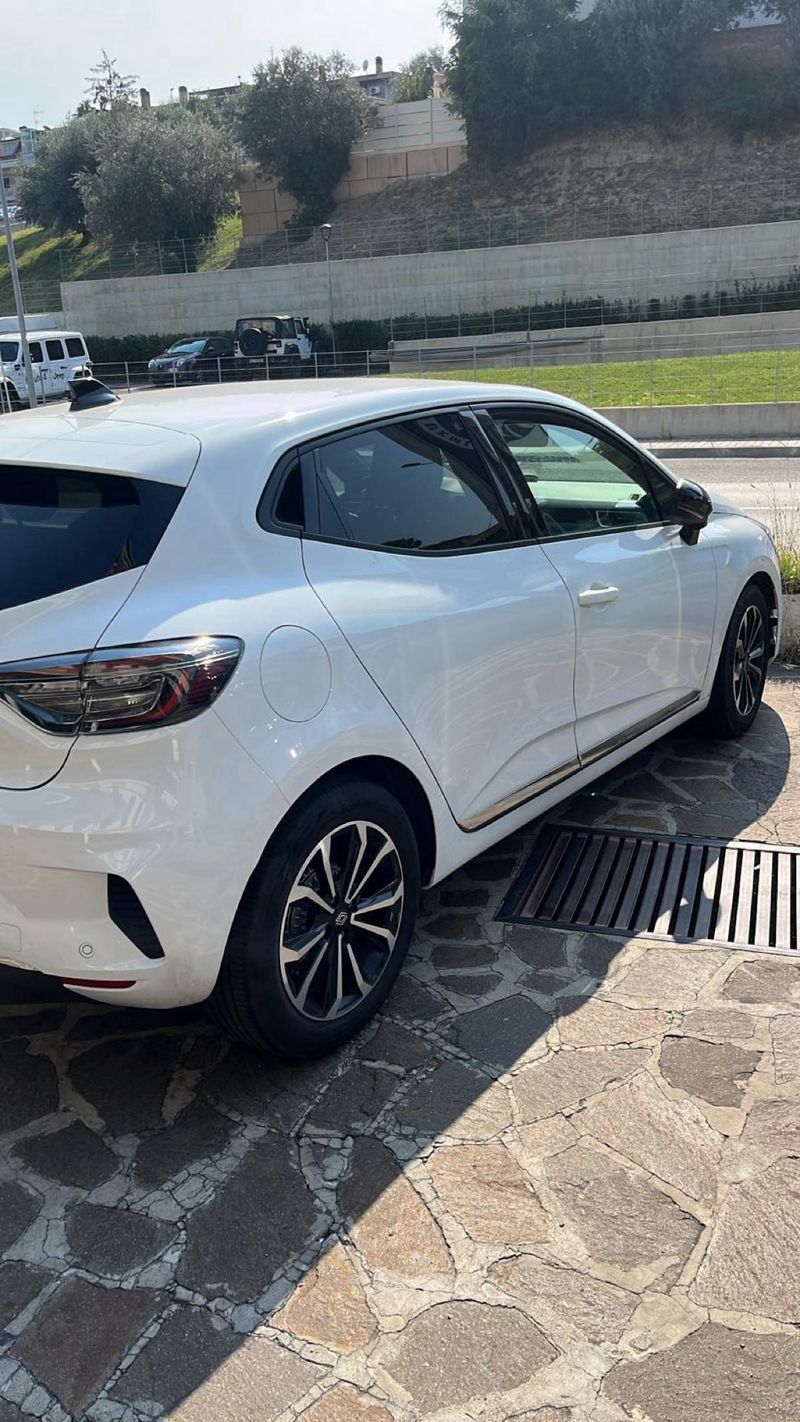 Renault Clio 2025, foto 3