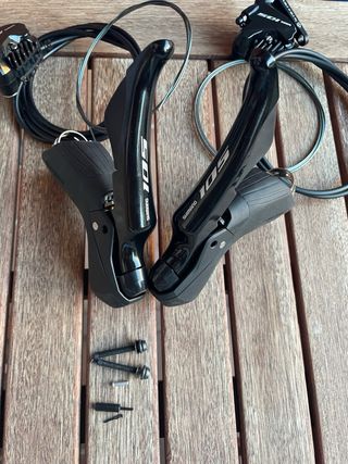Manetas Shimano 105 2x11v