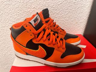 Nike Dunk High Naranja y Negro