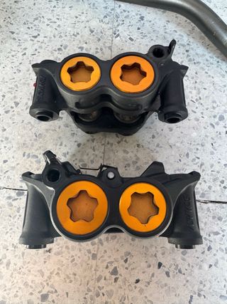 Pareja Pinzas Freno TMAX 530/560