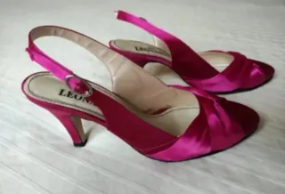 Zapatos salón y bolso fucsia a juego T.38