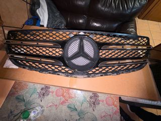 Parrilla Mercedes GLC Negra