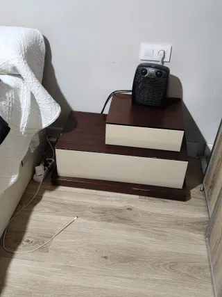 Mesitas modulares de madera y plástico