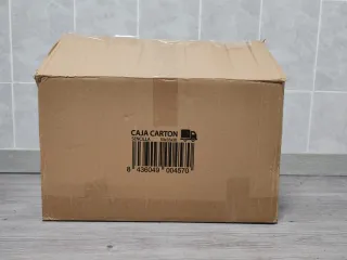 Caja sorpresa con prendas de ropa