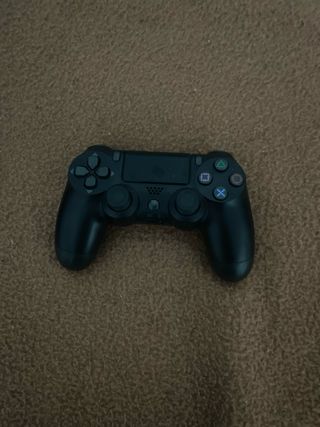 PS4 (PlayStation 4) Negra + Juego + Mando