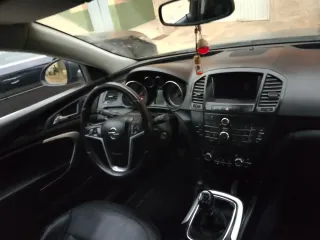 Opel Insignia 2011