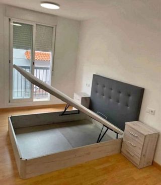 Liquidación:canapés y colchones armarios y sofás?