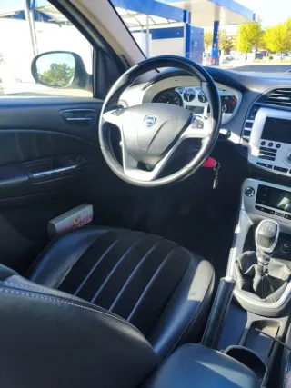 Lancia Delta 2011