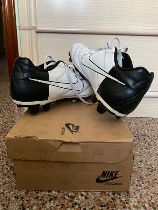 Zapatillas de fútbol Nike Talla 43