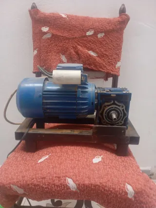 Motorreductor azul