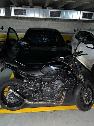 Yamaha MT-07 A2 2022 con extras