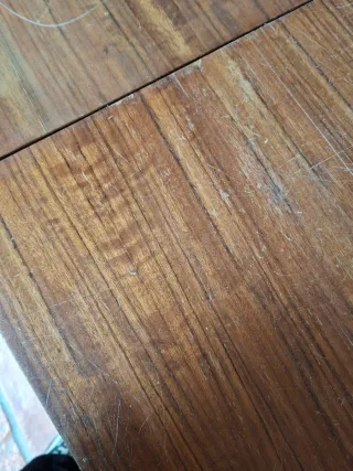 Mesa de comedor vintage de madera