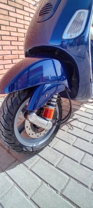 Vespa LX 50 4T Azul