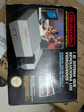 Nintendo NES ORIGINAL + Caja + 2 Mandos + 4 Juegos