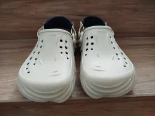 Zuecos Crocs Echo Clog Talla 42/43 Beige