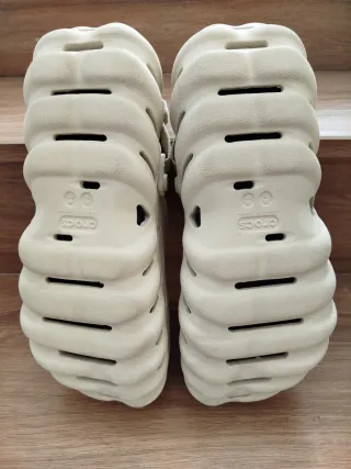 Zuecos Crocs Echo Clog Talla 42/43 Beige