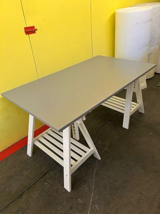 Escritorio Ikea Gris y Blanco
