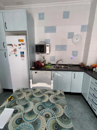COCINA + FREGADERO CON GRIFO SIN ELECTRODOMÉSTICOS