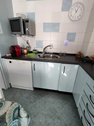 COCINA + FREGADERO CON GRIFO SIN ELECTRODOMÉSTICOS